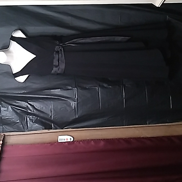 EVAN-PICONE DRESS - Picture 1 of 13